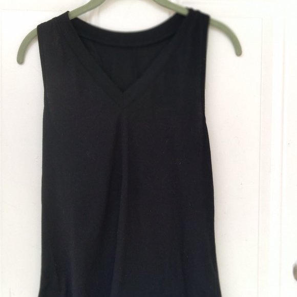 BLACK TANK TOP V-NECK SIZE SMALL WOMEN POLY/SPANDEX? RACERBACK - Picture 1 of 8